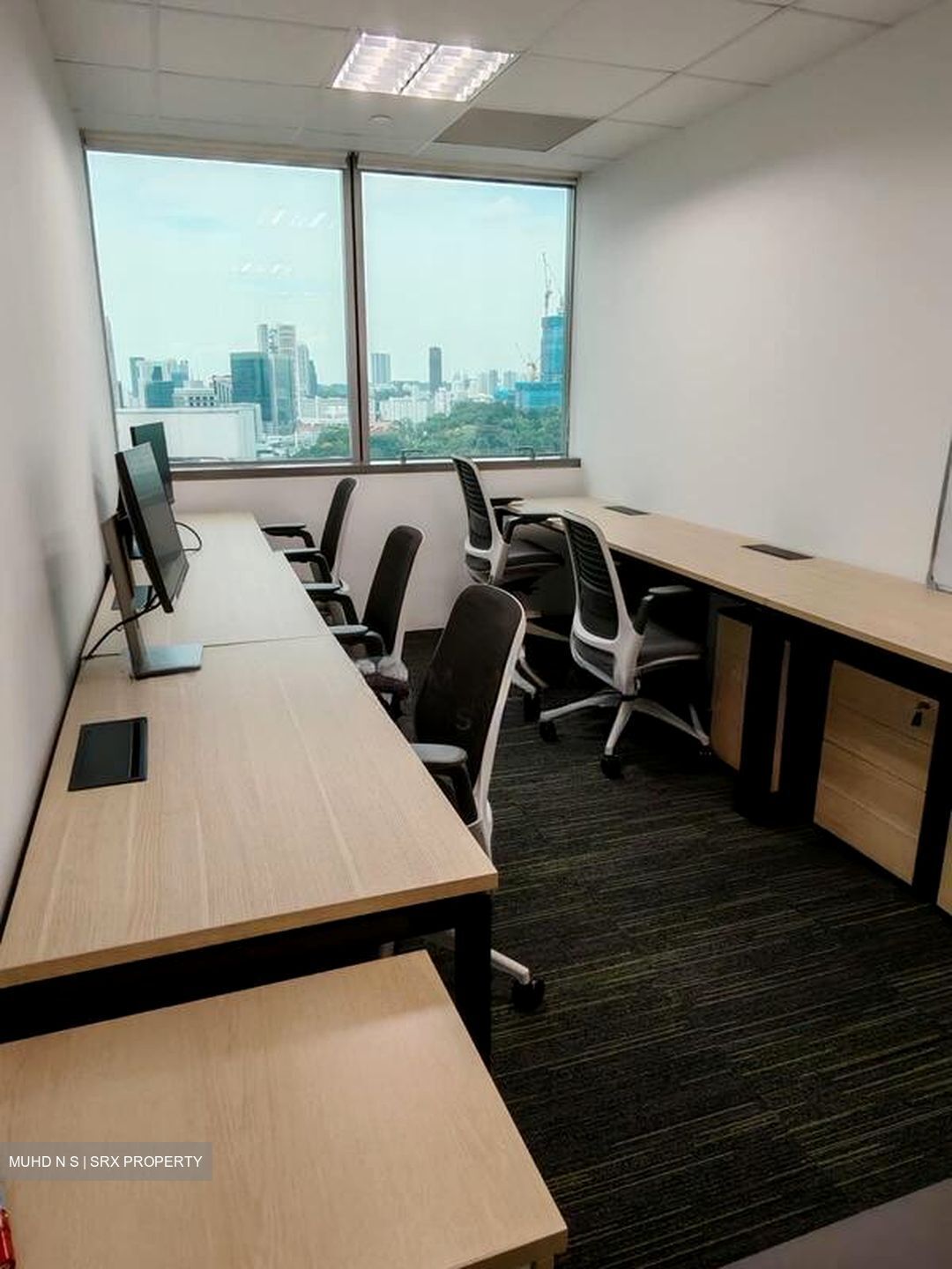 Odeon Towers (D7), Office #577725381